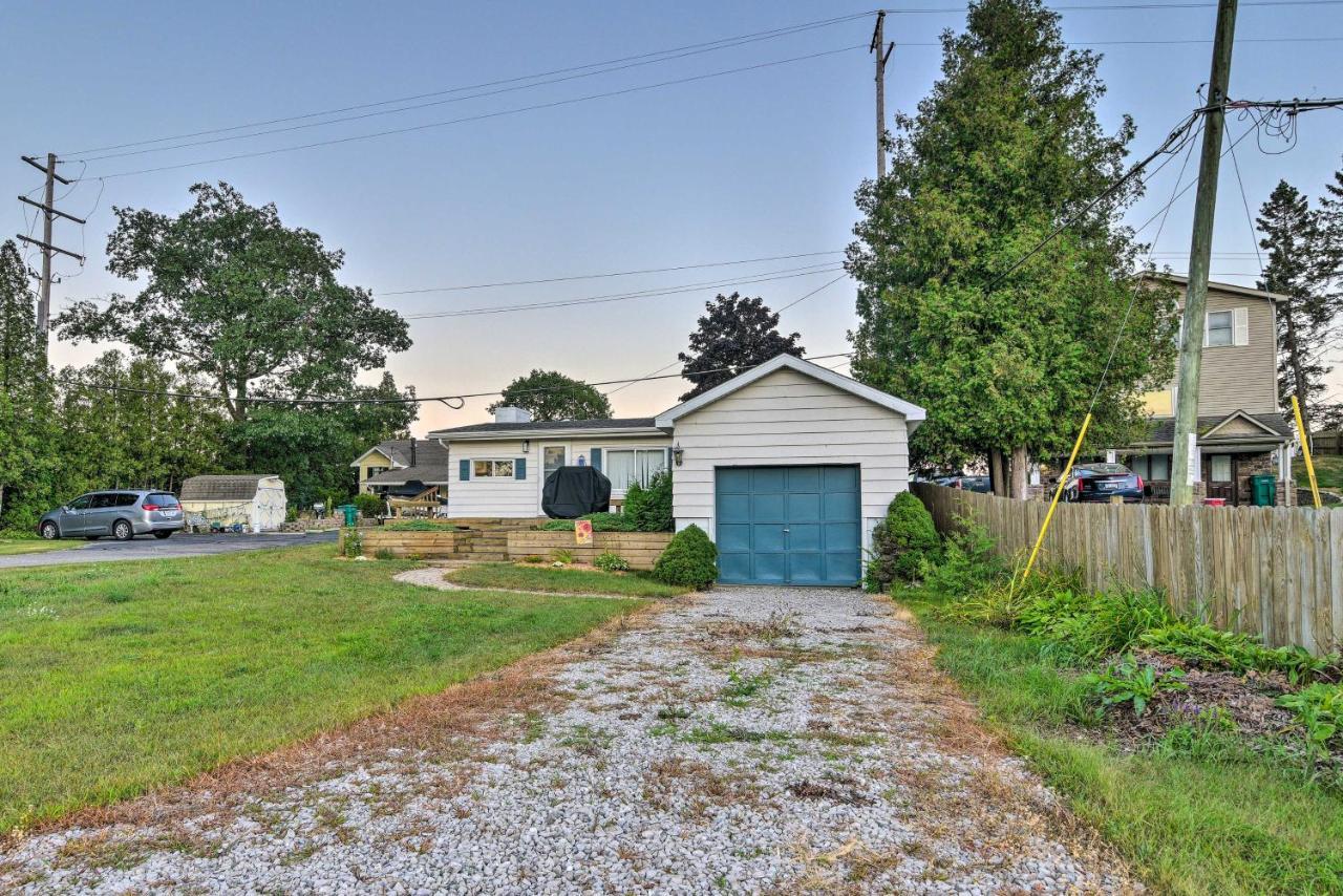 East Tawas Cabin With Lake Huron Access And Views 외부 사진